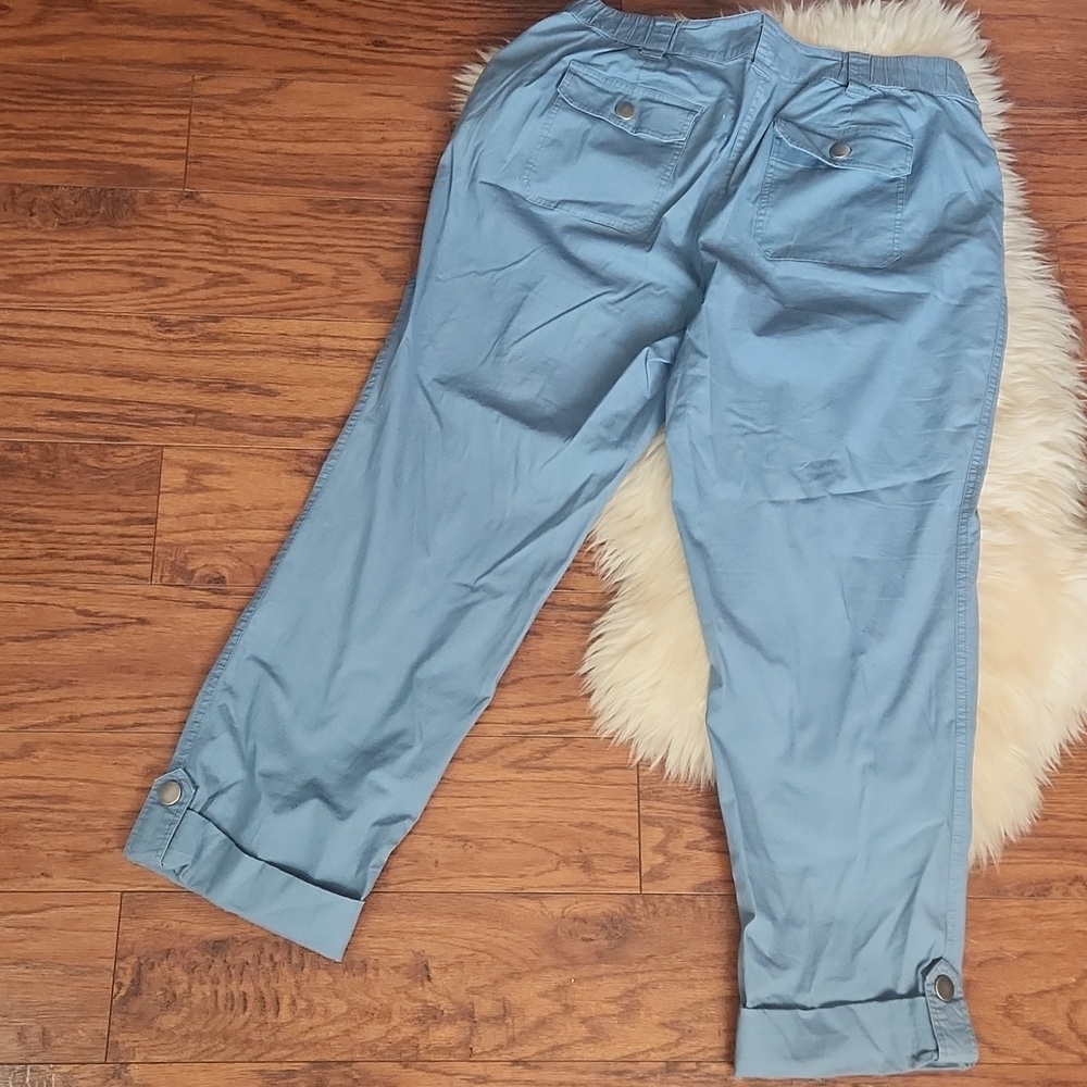 Chico's Blue Lightweight Womens Cropped Pants - Picture 3 of 3